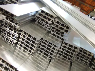 Foto van een aluminium profielbewerking namens Pillen Group.