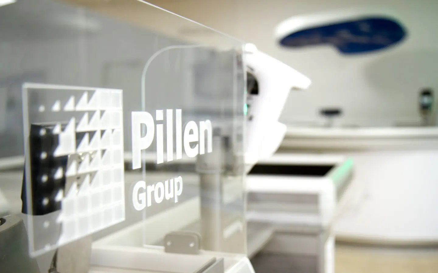 Pillen eigenmerken In beeld kunststofbewerking door Pillen Group.