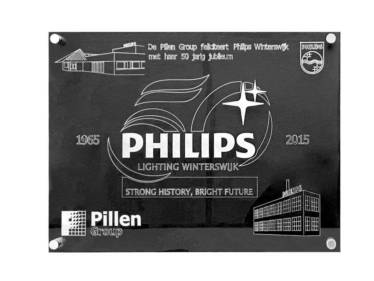 Een plaquette met daarop weergegeven de samenwerking tussen Pillen Group en Philips Signify.