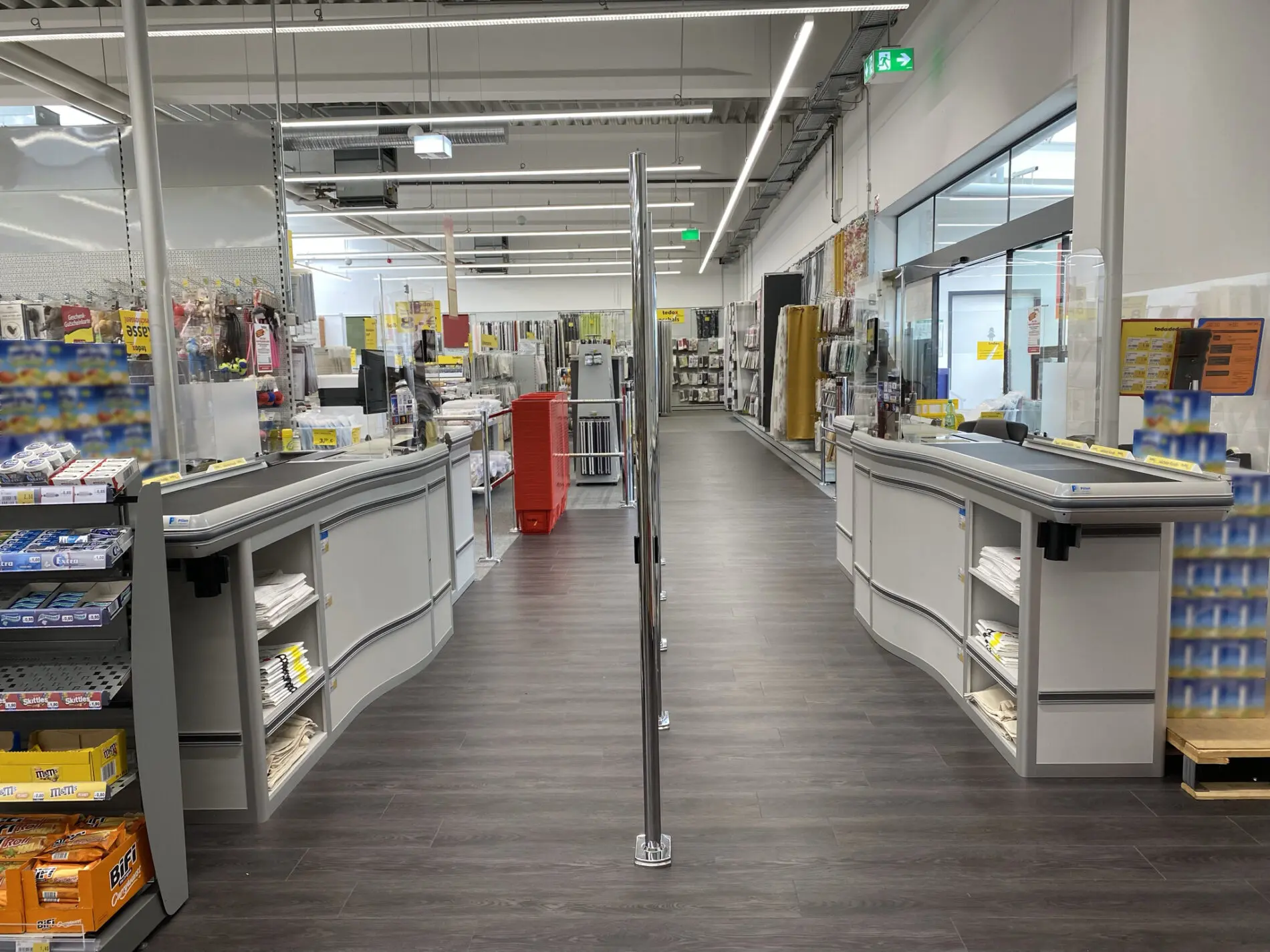 Enkel Kassameubel 02 Pillen Checkout Systems Bv Retail