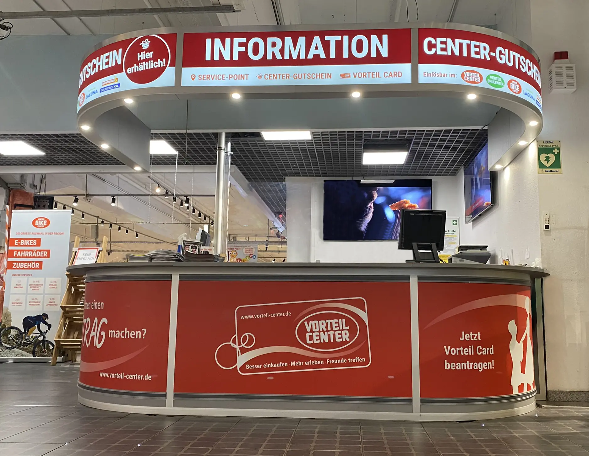 Informatiebalie warenhuis Pillen Checkout Systems bv