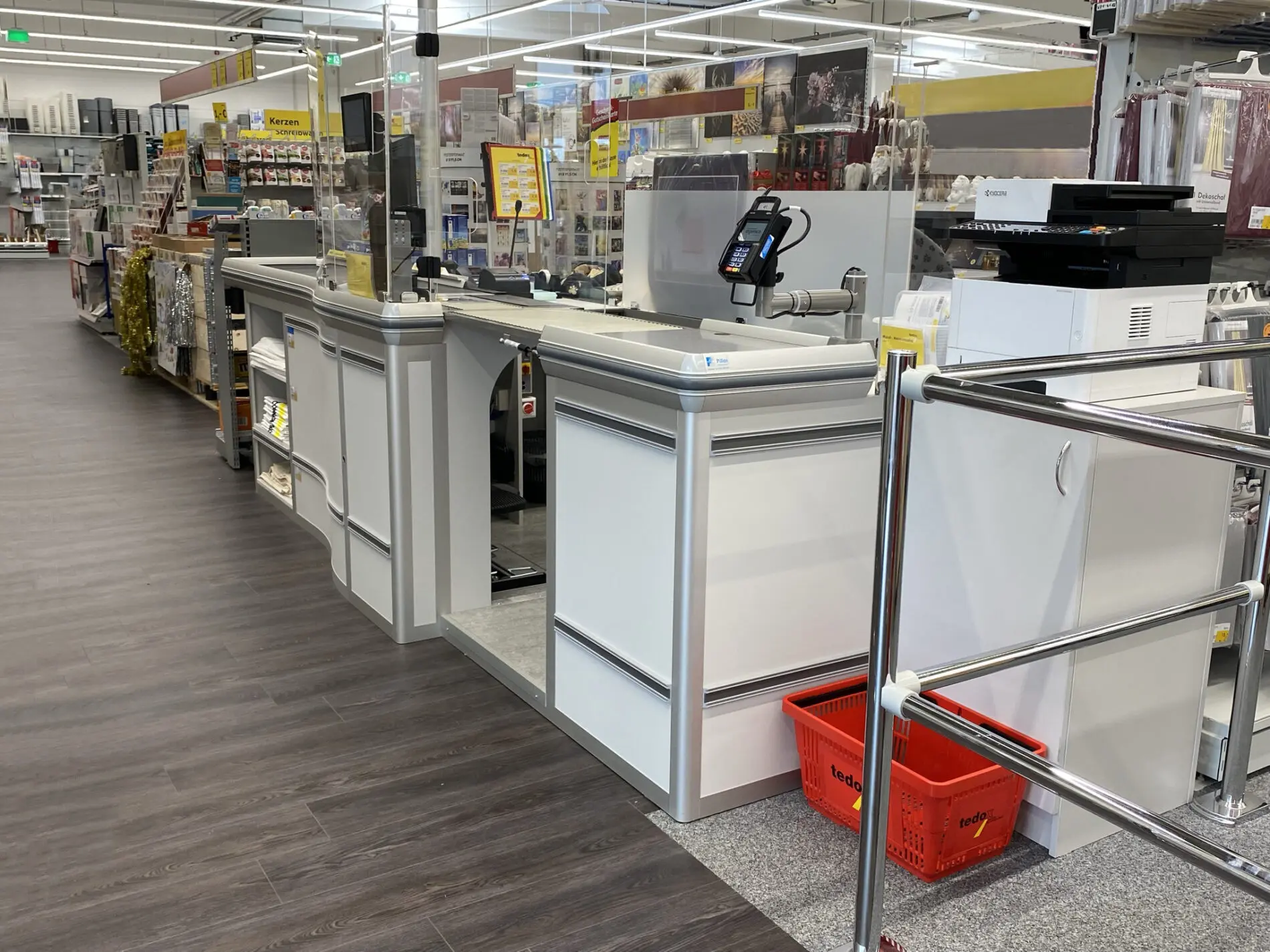 Kassameubel Warenhuis Winkel Non Food Pillen Checkout Systems Bv