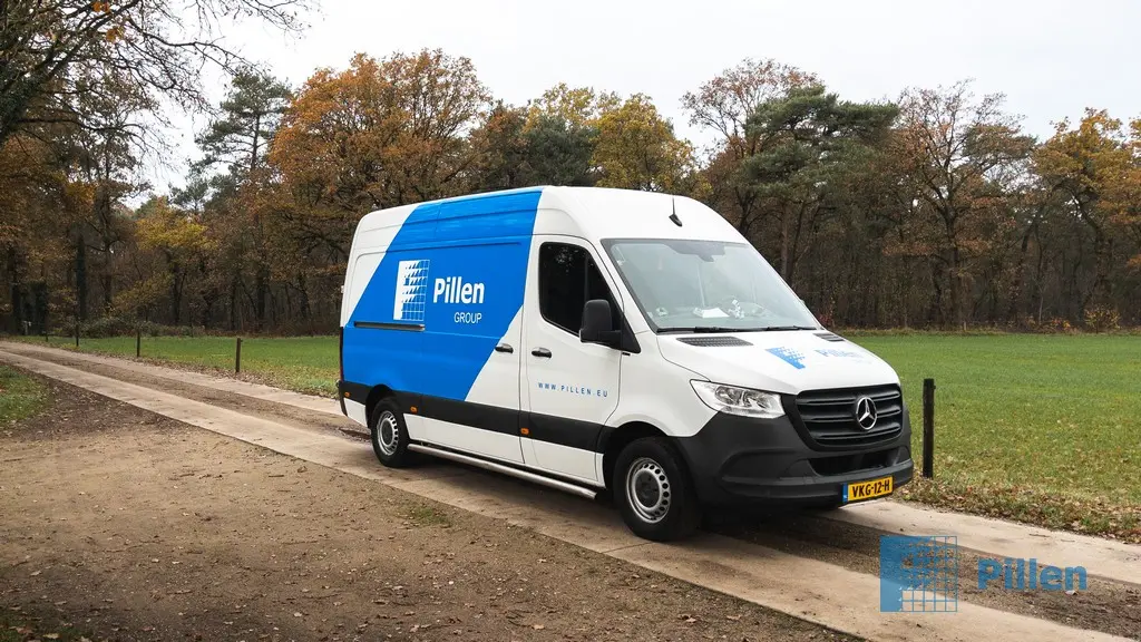 Pillen Group Servicebus monteur Pillen Group Servicebus Monteur aussendienst