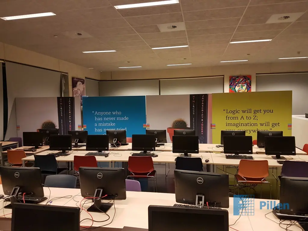 Mobiele Wanden Einstein Lyceum PR Runner Scheidingswanden School Mobiele Wanden Einstein Lyceum PR Runner Scheidingswanden School