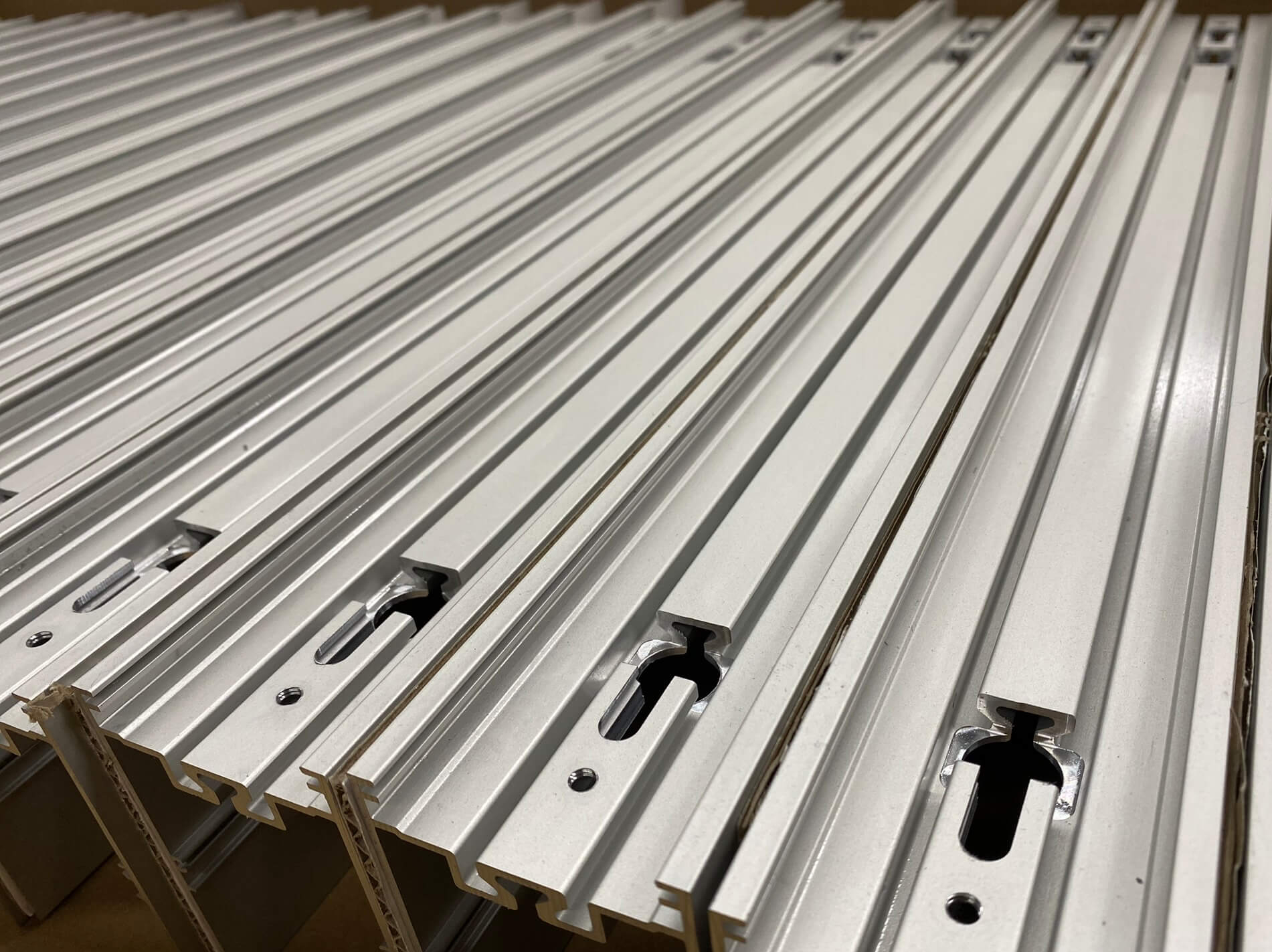 Armatuur Extrusie Profielbewerking Verlichtingsindustrie5 Aluminium profielbewerking - Armatuur Extrusie Profielbewerking Verlichtingsindustrie