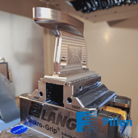 Productie Verspaning Scharnier Hinge Solar Boat Twente Pillen Precision